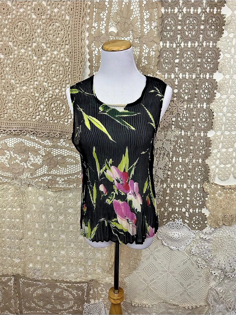 AARKAY Floral Pleated Tank Top Black & Pink XL Sheer